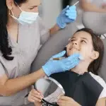 Paciente atendida por los mejores dentistas en Panamá